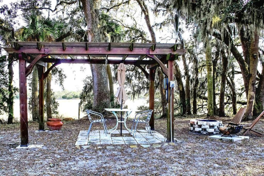 Secluded Tiny House By The Marsh With Hunting Island Beach Pass Frogmore المظهر الخارجي الصورة